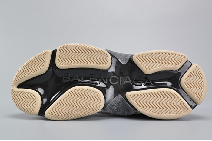 BALENCIAGA 17FW TRIPLE S WASHED SHOW SNEA GREY  MENS AED2900