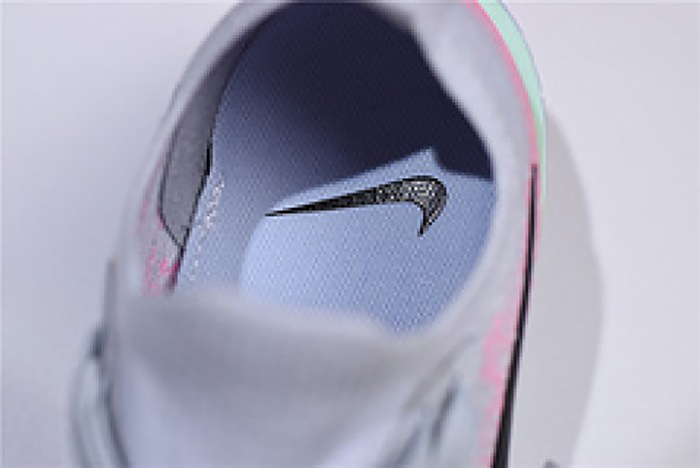 NIKE EPIC REACT FLYKNIT PURE PLATINUM  womens  AQ0067-007
