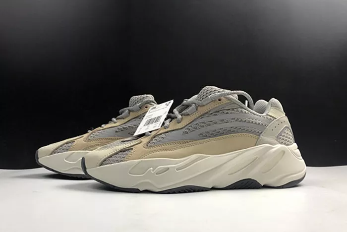 adidas Yeezy Boost 700 V2 Cream Cream / Cream-Cream GY7924