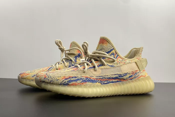 BOOST yeezy 350 V2 GW3773