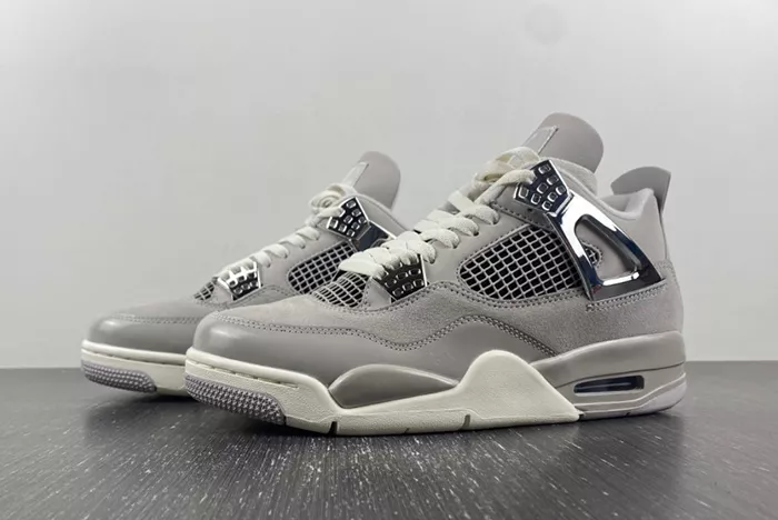 Air Jordan 4 WMNS Frozen Moments AQ9129-001