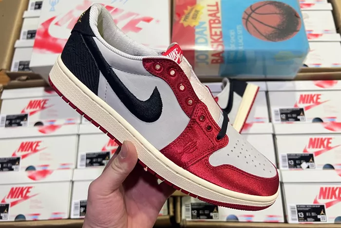 Trophy Room x Air Jordan 1 Low OG Home FN0432-017