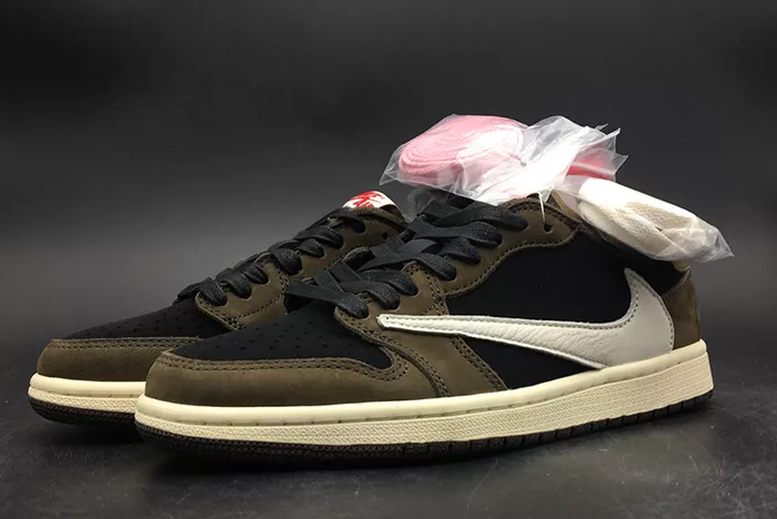 TRAVIS SCOTT AIR JORDAN 1 LOW DARK MOCHA CQ4277-001